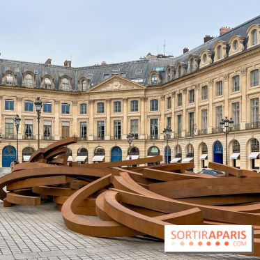 Les installations de Bernar Venet Place Vendôme