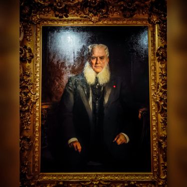 Des cheveux et des poils, l'exposition poilante du musée des Arts décoratifs - nos photos