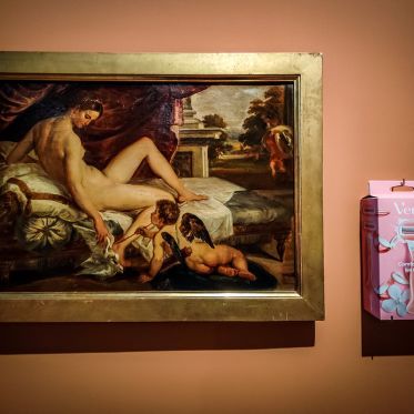 Des cheveux et des poils, l'exposition poilante du musée des Arts décoratifs - nos photos