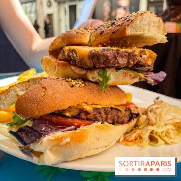 Tata Burger, le restaurant aux burgers en forme de zizi dans le Marais - 76D361AE C333 4A5D 985F 1395D2BBB3F1