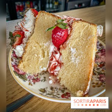 King's Afternoon Tea High Societhé tea time victoria sponge cake