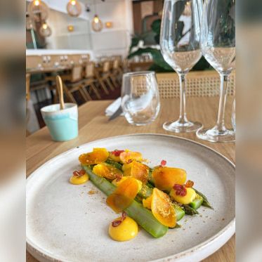 La Petite Tour, la cuisine de saison goûteuse et légère de Sébastien Boudon - ASPERGE