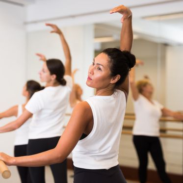 Gymlib, l'accès au sport pour le bien être de votre entreprise - Barre shutterstock 2083119946