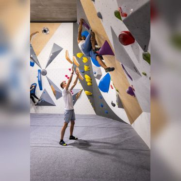 Climb Up Porte d'Italie : la plus grande salle d'escalade ! - GermainHazard CUPI 49567