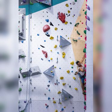 Climb Up Porte d'Italie : la plus grande salle d'escalade ! - GermainHazard CUPI 50421