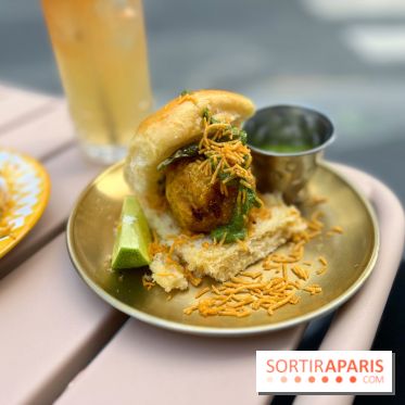 Delhi Bazaar - Vada Pav