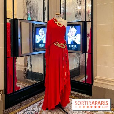 Exposition mode au Plaza Athénée pour la Fashion Week Haute Couture