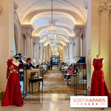 Exposition mode au Plaza Athénée pour la Fashion Week Haute Couture
