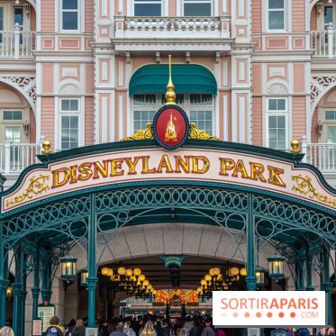 Disneyland Secrets entrée