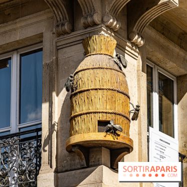 La ruche insolite, vieille enseigne aux Halles -  A7C0194