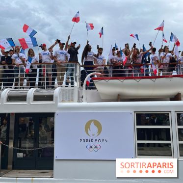 Athlètes et flambeau de Paris 2024 - IMG 4093