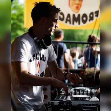 Un festival éléctro dans un lieu privé et décalé - Snapinsta.app 343358125 770672034715372 5170525208392709974 n 1080