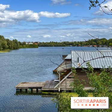 L'étang de la Galiotte dans le parc du Peuple de l'Herbe - Carrières-sous-Poissy (Yvelines)