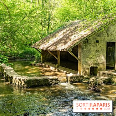 Village de Dampierre en Yvelines  -  Lavoir de Maincourt
