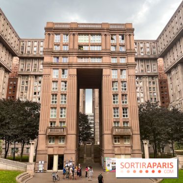 Découverte de l'architecture de Noisy-le-Grand, des Arènes de Picasso aux Espaces Abraxas