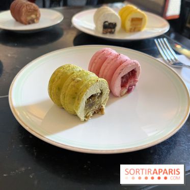 Ladurée - Bûches de Noël 2023 macarons