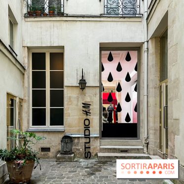Le pop-up store évènement de H&M Studio dans une galerie d'art - Paris Fashion Week