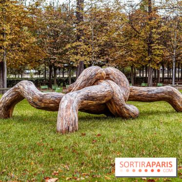 Paris+ par Art Basel 2023 aux Tuileries -  Henrique Oliveira - Desnatureza S