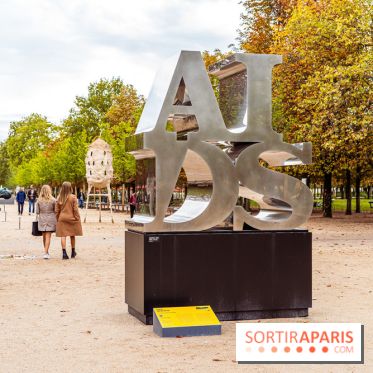 Paris+ par Art Basel 2023 aux Tuileries -  General Idea - AIDS sculpture