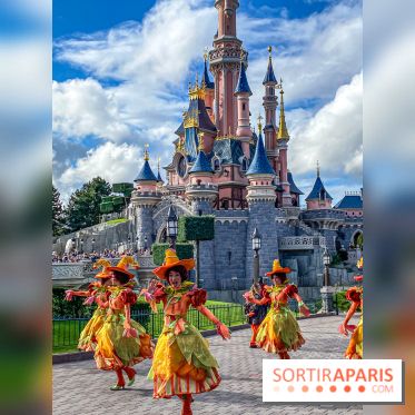 Halloween 2023 Disneyland Paris parade