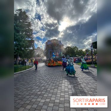 Halloween 2023 Disneyland Paris parade