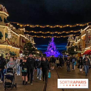 Halloween 2023 Disneyland Paris Main Street nuit