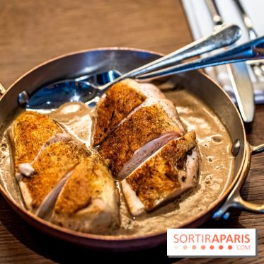 Bistrot Podium, le restaurant festif avec la carte de Glenn Viel -  la volaille cuite sur coffre