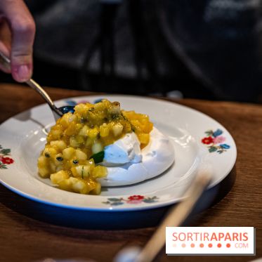 Bistrot Podium, le restaurant festif avec la carte de Glenn Viel -  pavlova aux fruits de saison
