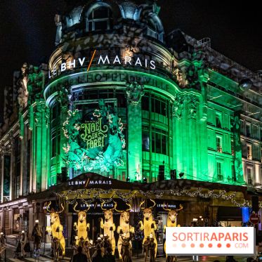 Inauguration des vitrines et décorations de Noël du BHV Marais à Paris 2023
