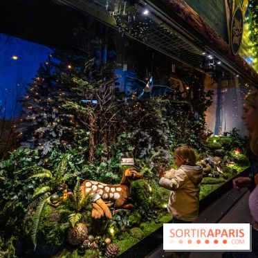 Inauguration des vitrines et décorations de Noël du BHV Marais à Paris 2023