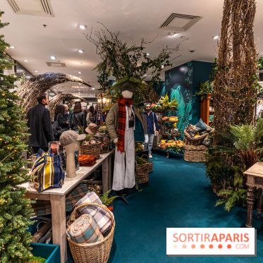 Inauguration des vitrines et décorations de Noël du BHV Marais à Paris 2023