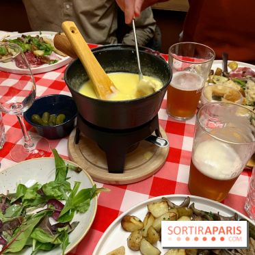 Fondue sur la terrasse d'hiver du Grand Quartier - 88F828FB A410 402F 9D63 EF33AC472130