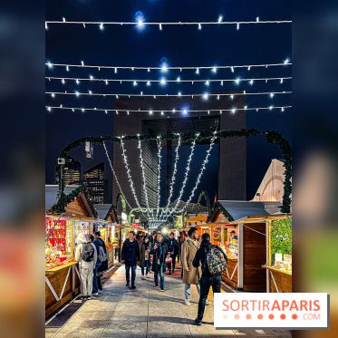 Le Marché de Noël 2023 de La Défense - Père Noël, spots photo illuminés, créateurs et stands gourmands
