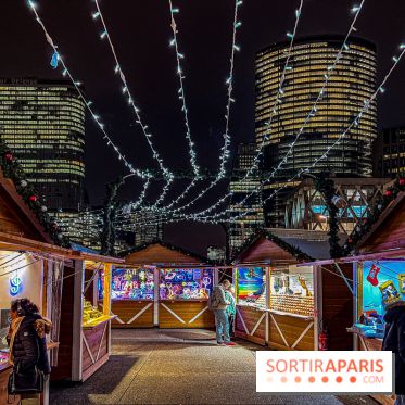 Le Marché de Noël 2023 de La Défense - Père Noël, spots photo illuminés, créateurs et stands gourmands