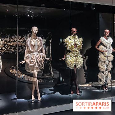 L’exposition retrospective de la créatrice de mode Iris Van Herpen au Musée des Arts Décoratifs