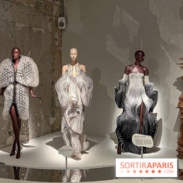 L’exposition retrospective de la créatrice de mode Iris Van Herpen au Musée des Arts Décoratifs