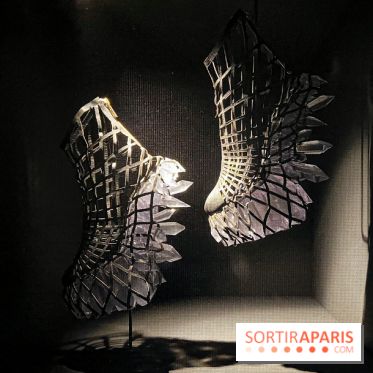 L’exposition retrospective de la créatrice de mode Iris Van Herpen au Musée des Arts Décoratifs