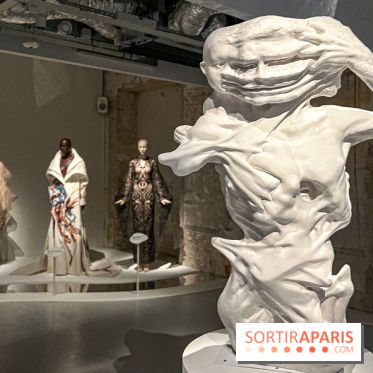 L’exposition retrospective de la créatrice de mode Iris Van Herpen au Musée des Arts Décoratifs
