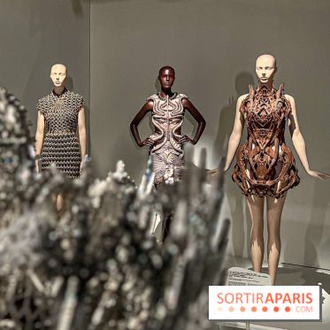 L’exposition retrospective de la créatrice de mode Iris Van Herpen au Musée des Arts Décoratifs