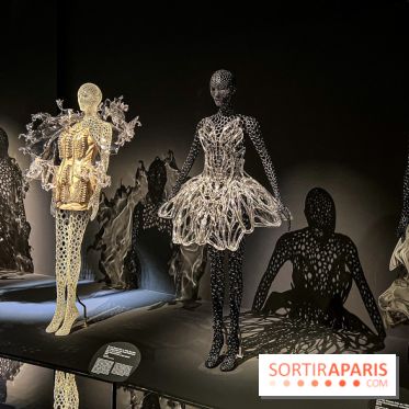 L’exposition retrospective de la créatrice de mode Iris Van Herpen au Musée des Arts Décoratifs