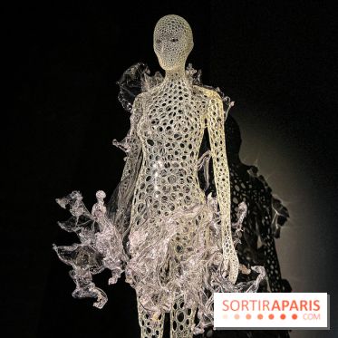 L’exposition retrospective de la créatrice de mode Iris Van Herpen au Musée des Arts Décoratifs