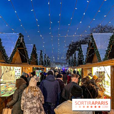 Marché de Noël 2023 au pied de la tour Eiffel - Quai Jacques Chirac