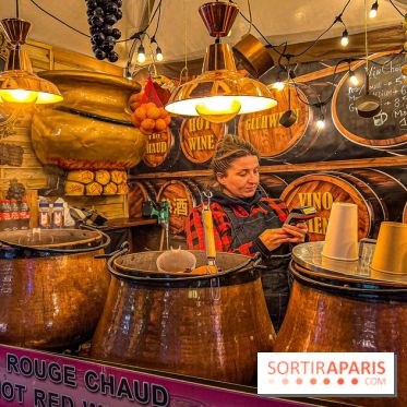 Marché de Noël 2023 au pied de la tour Eiffel - Quai Jacques Chirac