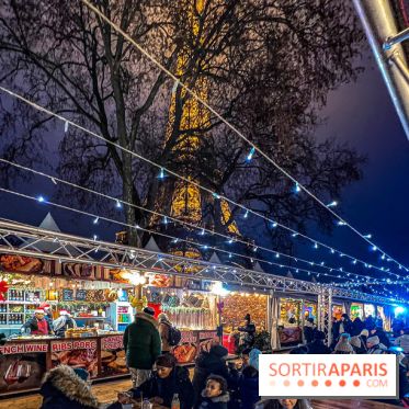 Marché de Noël 2023 au pied de la tour Eiffel - Quai Jacques Chirac
