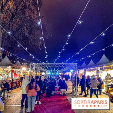 Marché de Noël 2023 au pied de la tour Eiffel - Quai Jacques Chirac