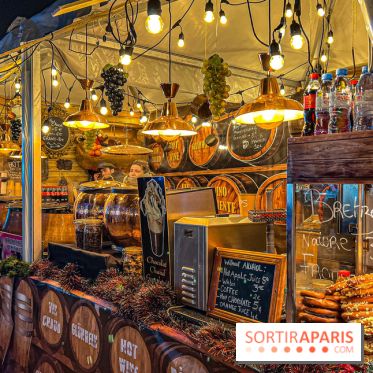 Marché de Noël 2023 au pied de la tour Eiffel - Quai Jacques Chirac