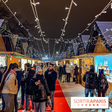 Marché de Noël 2023 au pied de la tour Eiffel - Quai Jacques Chirac
