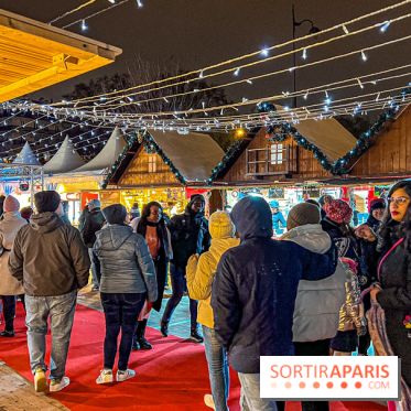 Marché de Noël 2023 au pied de la tour Eiffel - Quai Jacques Chirac