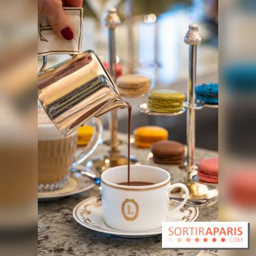 Le tea time du Bar à desserts de Ladurée Champs-Elysées