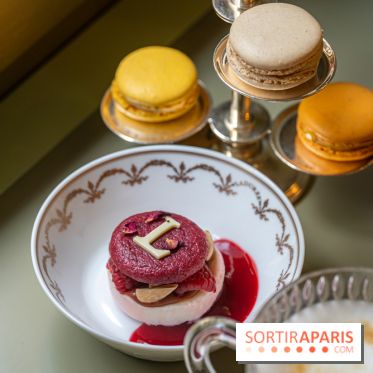 Le tea time du Bar à desserts de Ladurée Champs-Elysées -  A7C2254